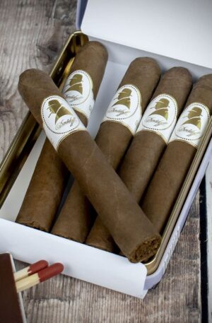 Davidoff Winston Churchill Petit Panatela Cigars (The Raconteur) – Pack of 5