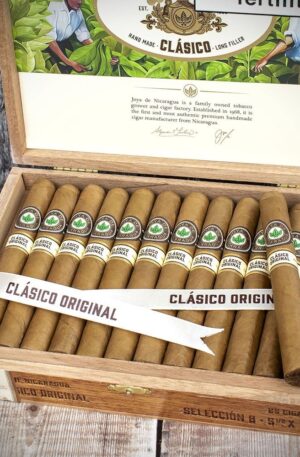 Joya de Nicaragua Clasico Seleccion B Cigars – Box of 25