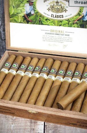Joya de Nicaragua Clasico Toro Cigars – Box of 25