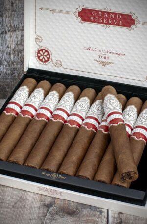 Rocky Patel Grand Reserve Toro – Box of 10 Cigars